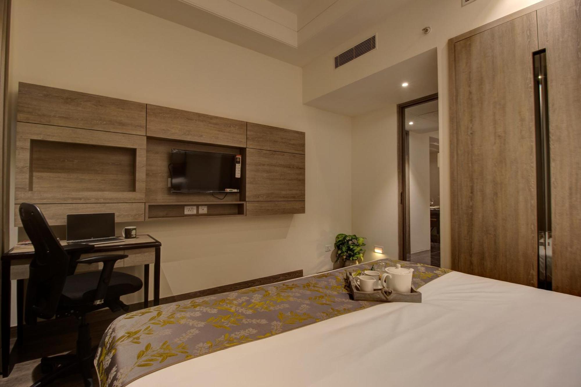 Rhythm Gurugram Hotel & Suites, Sohna Road Gurgaon Exterior foto