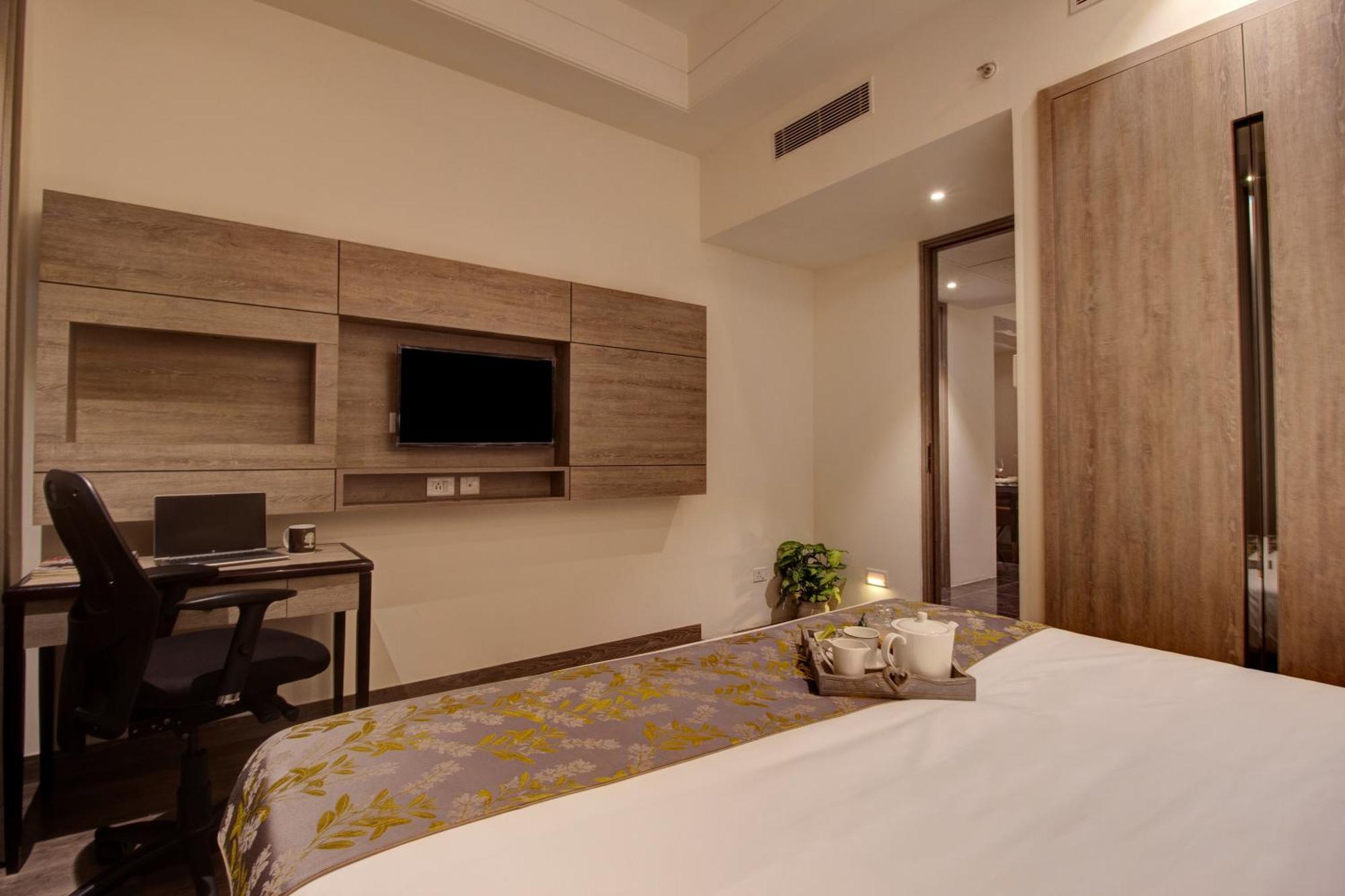 Rhythm Gurugram Hotel & Suites, Sohna Road Gurgaon Exterior foto